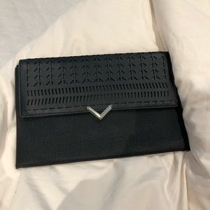 Black clutch